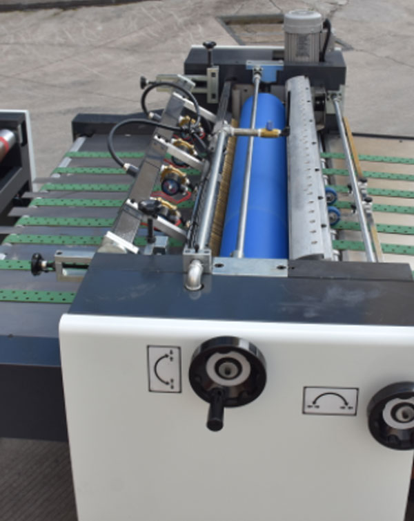 Automatic high-speed water based coating machine